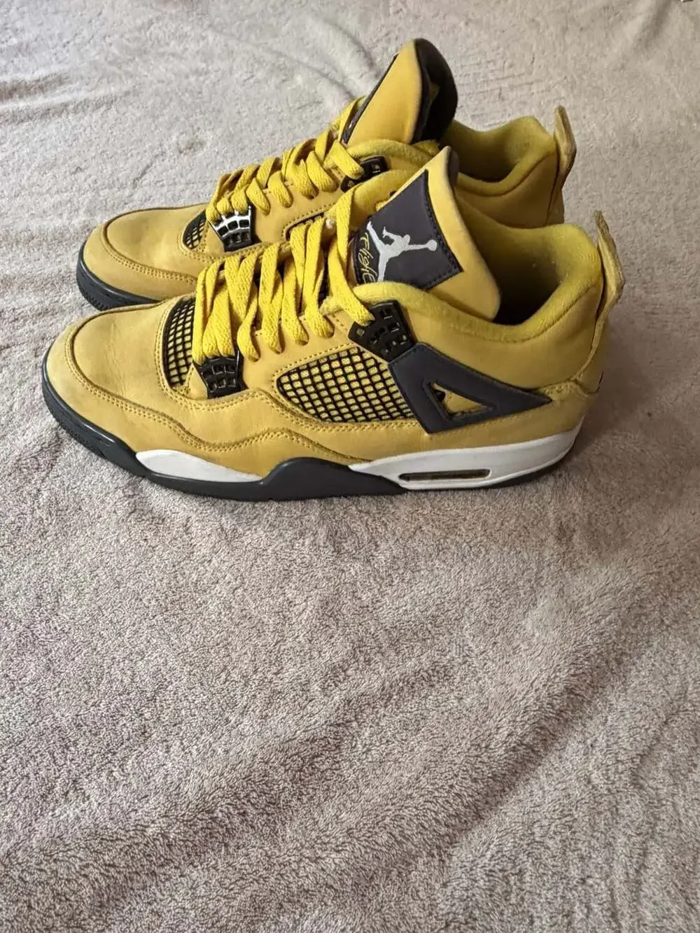Air Jordan 4 Retro Lightning (2021) Men's Size 9
